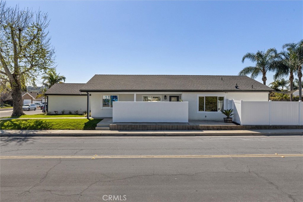 5851 LYNNBROOK PLAZA