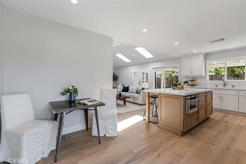 5851 LYNNBROOK PLAZA