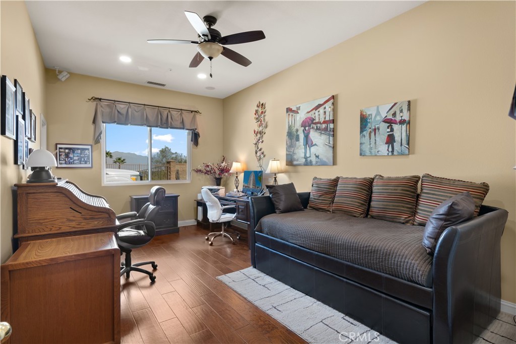 1124 Thoroughbred Lane