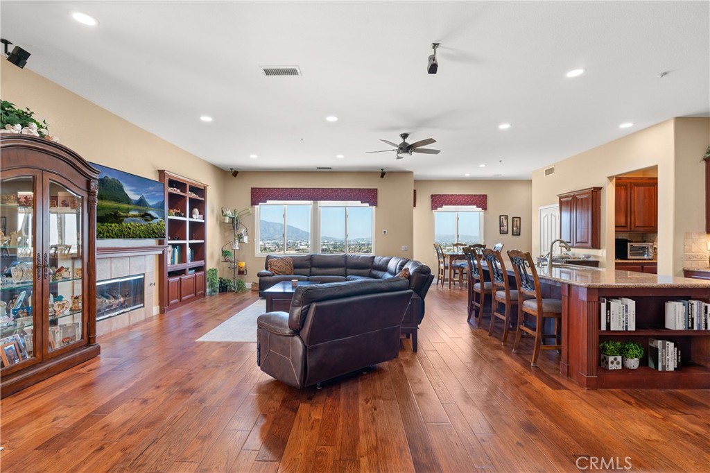 1124 Thoroughbred Lane