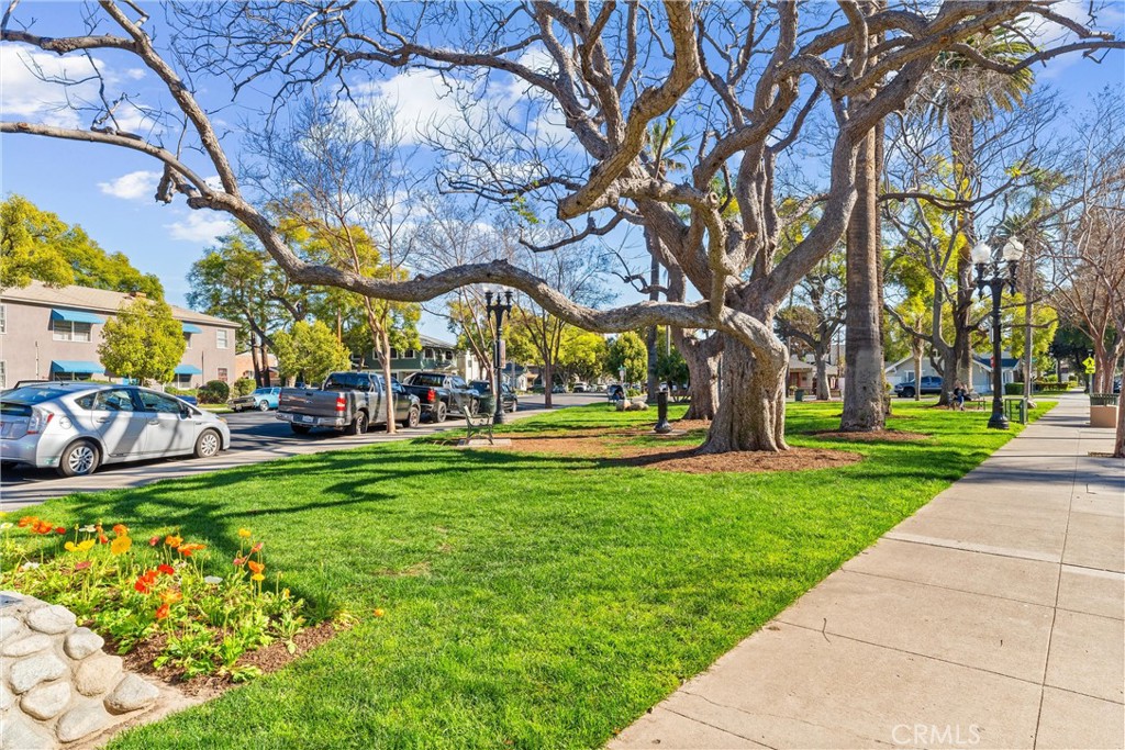 1106 North Spurgeon Street