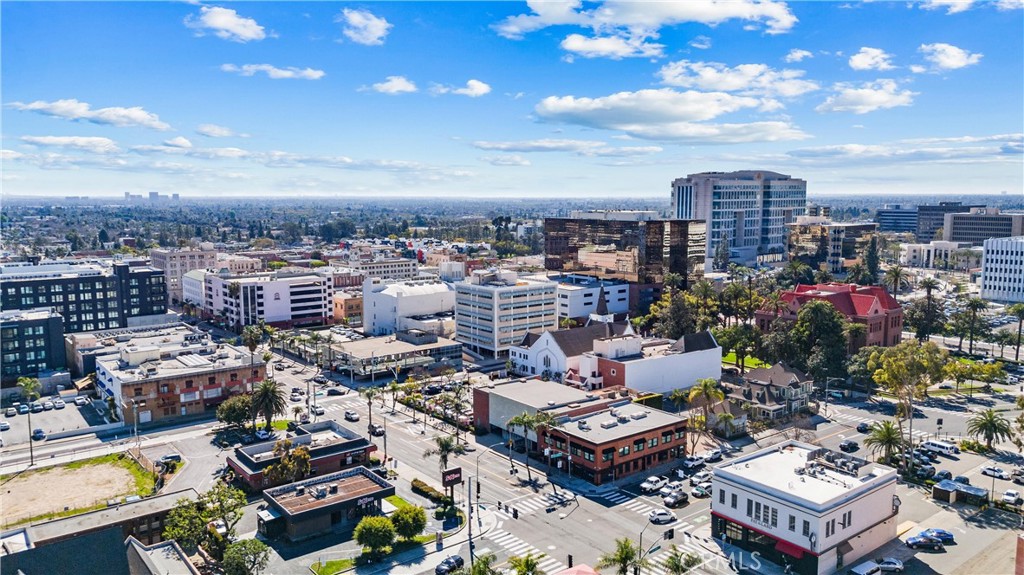 1106 North Spurgeon Street