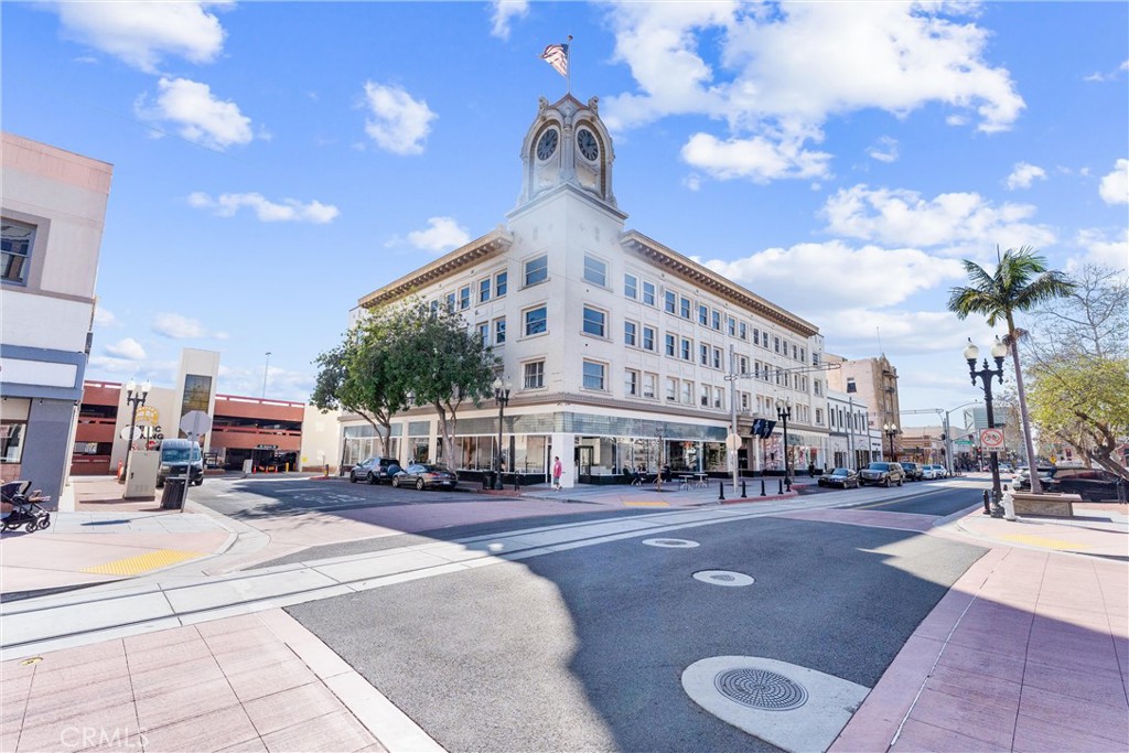 1106 North Spurgeon Street