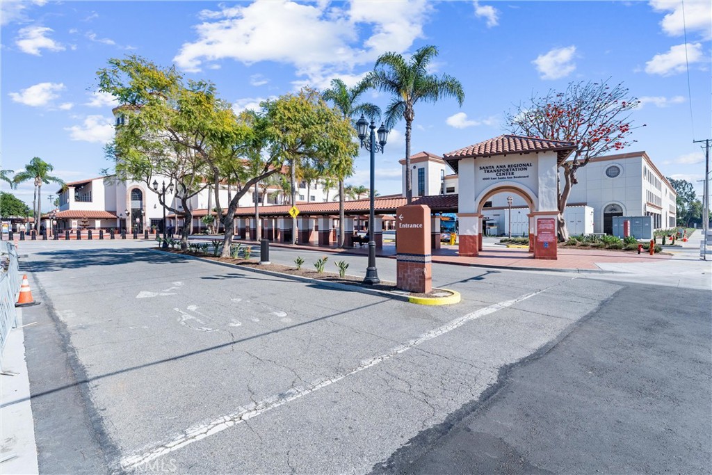 1106 North Spurgeon Street