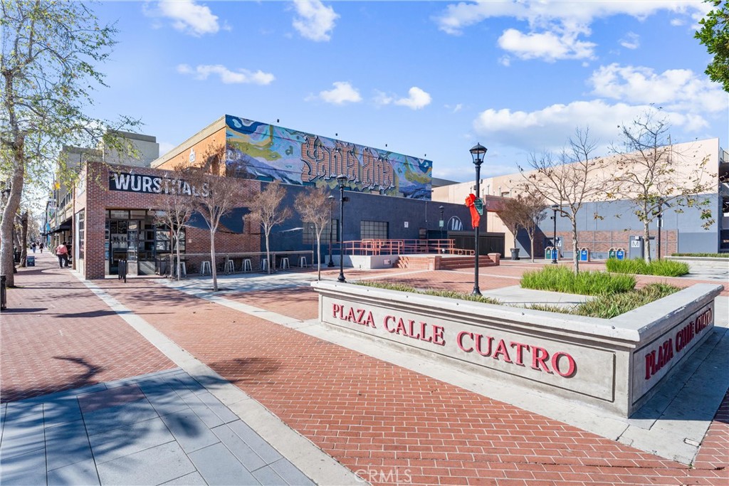 1106 North Spurgeon Street