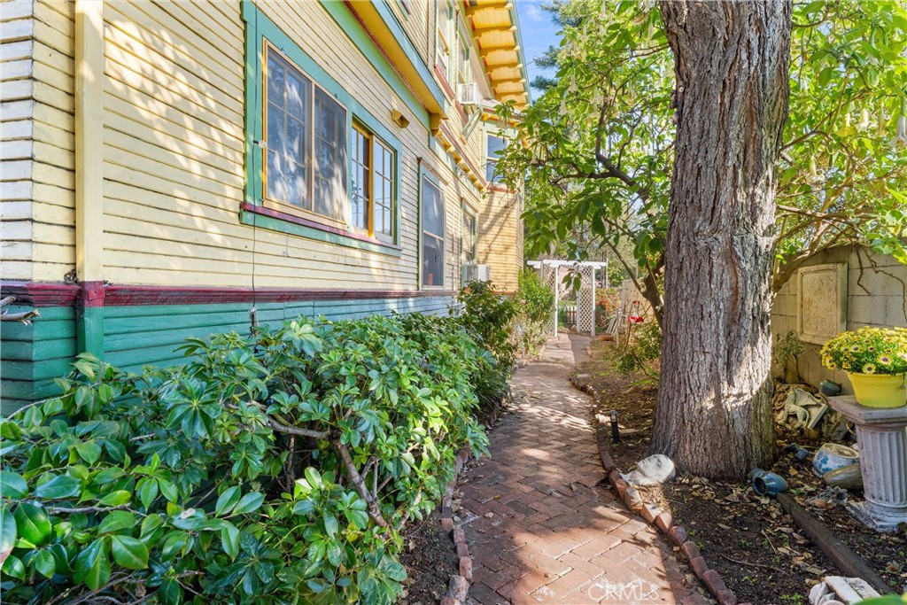 1106 North Spurgeon Street