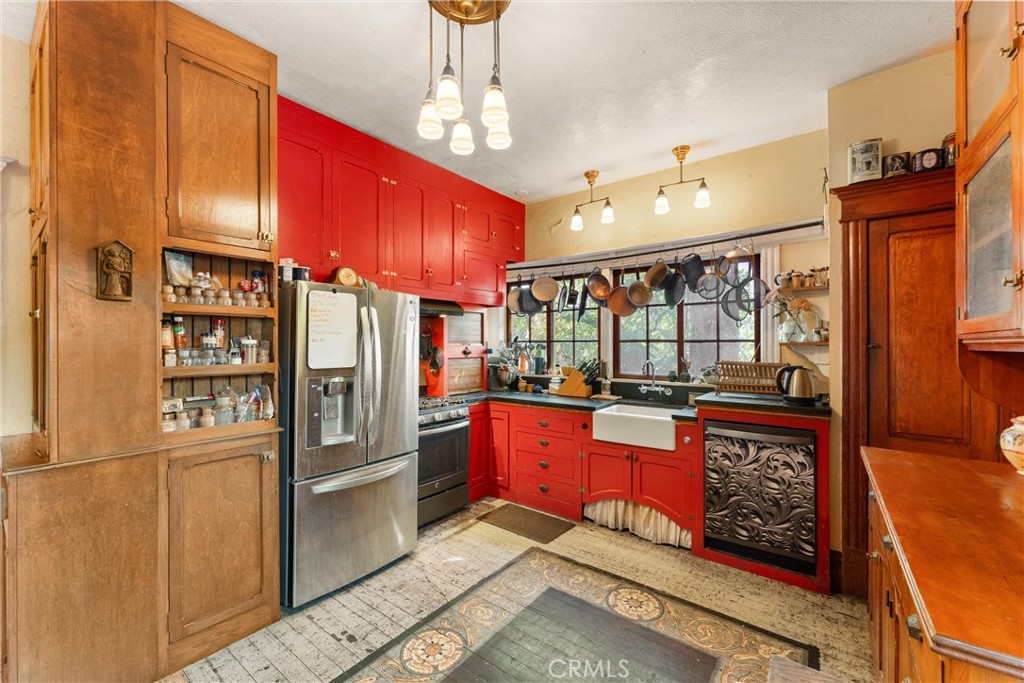 1106 North Spurgeon Street