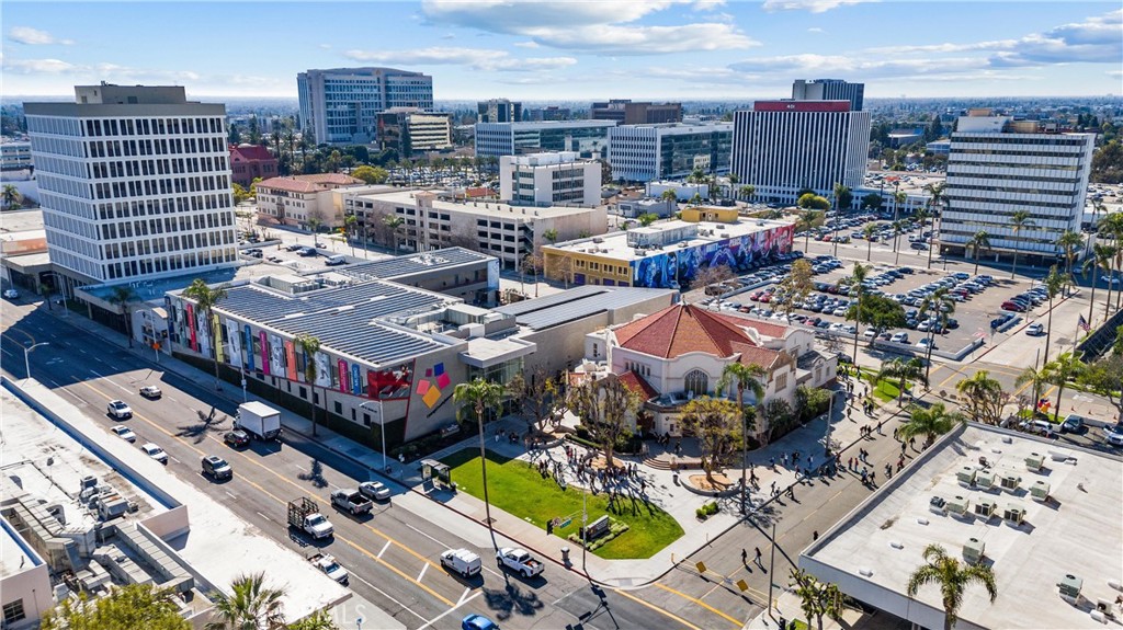 1106 North Spurgeon Street