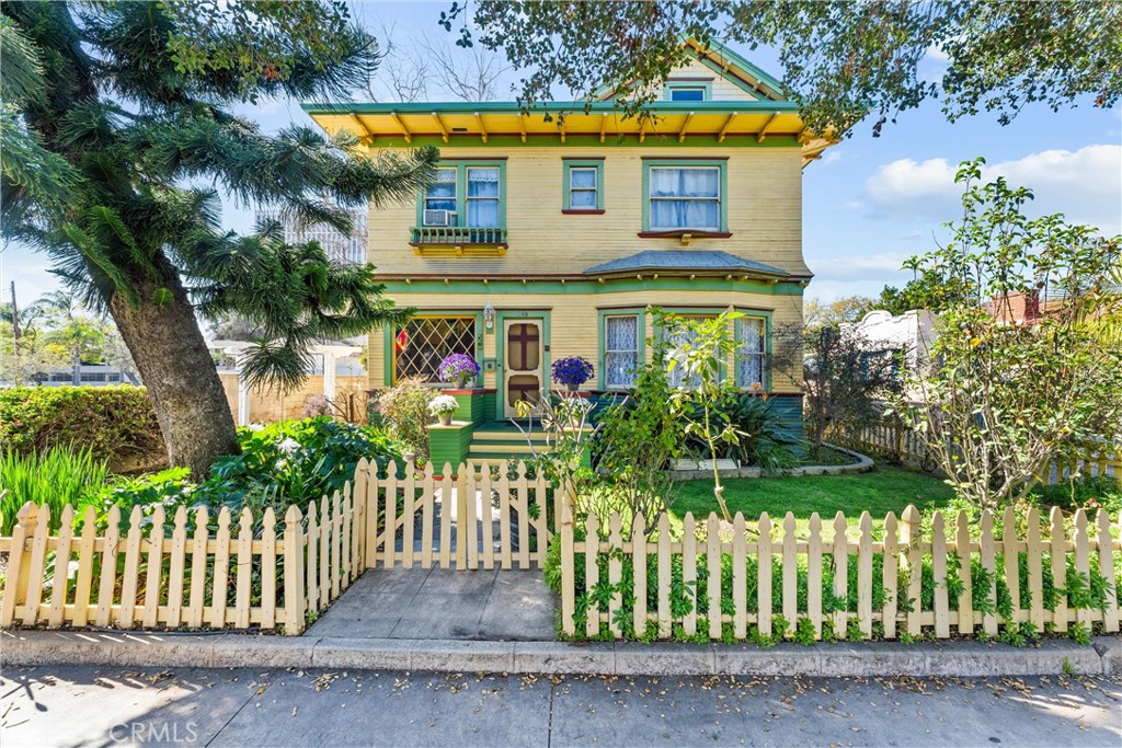 1106 North Spurgeon Street
