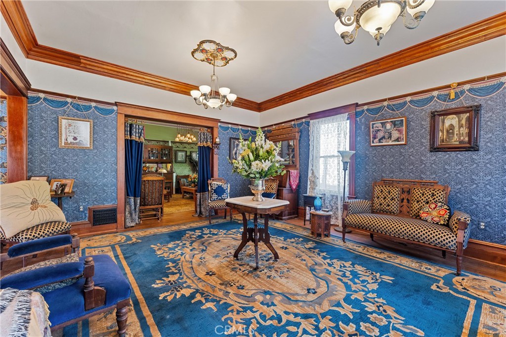 1106 North Spurgeon Street