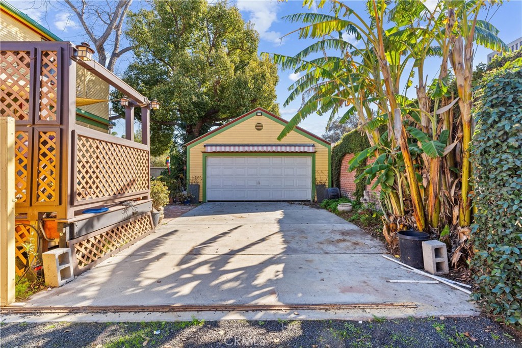 1106 North Spurgeon Street