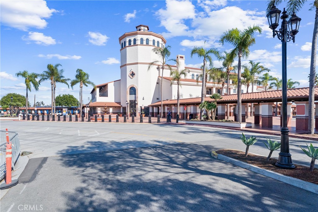 1106 North Spurgeon Street