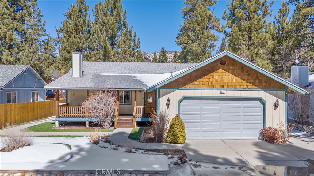 537 E Fairway Blvd
