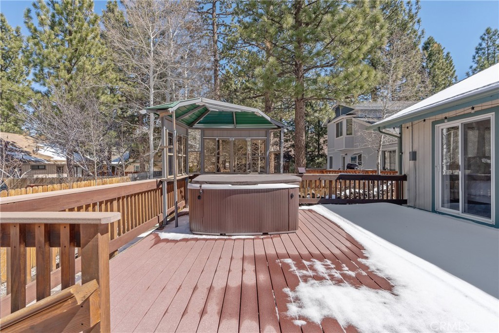 537 E Fairway Blvd