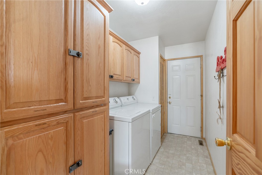 537 E Fairway Blvd
