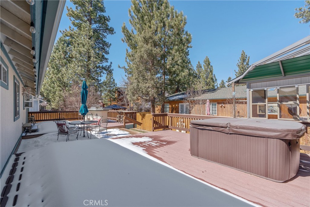 537 E Fairway Blvd