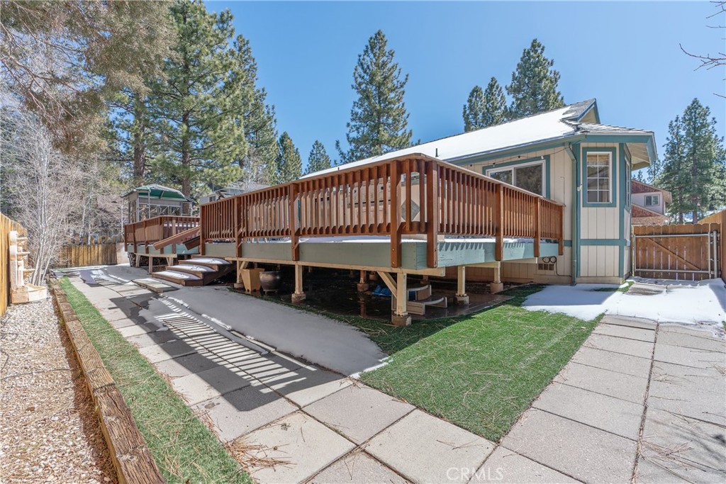 537 E Fairway Blvd