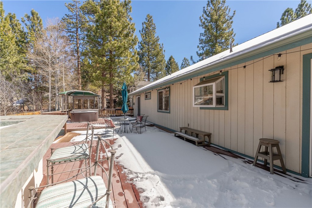 537 E Fairway Blvd