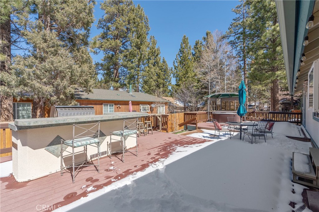 537 E Fairway Blvd
