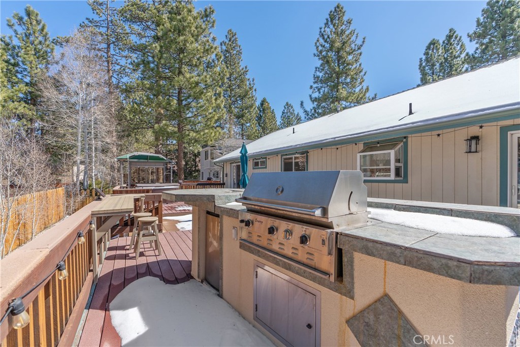 537 E Fairway Blvd