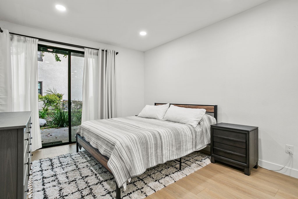 2534 W Macarthur Boulevard C