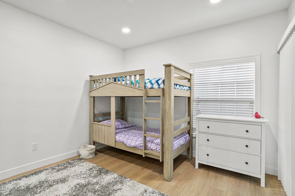 2534 W Macarthur Boulevard C