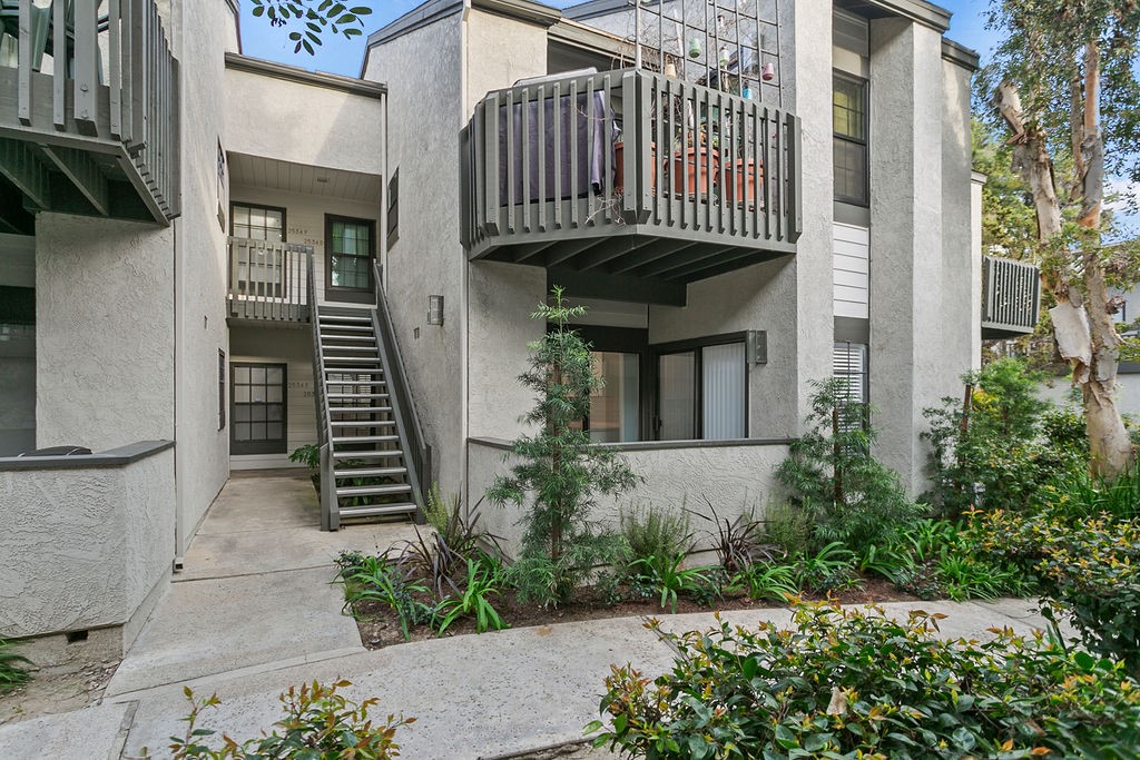 2534 W Macarthur Boulevard C