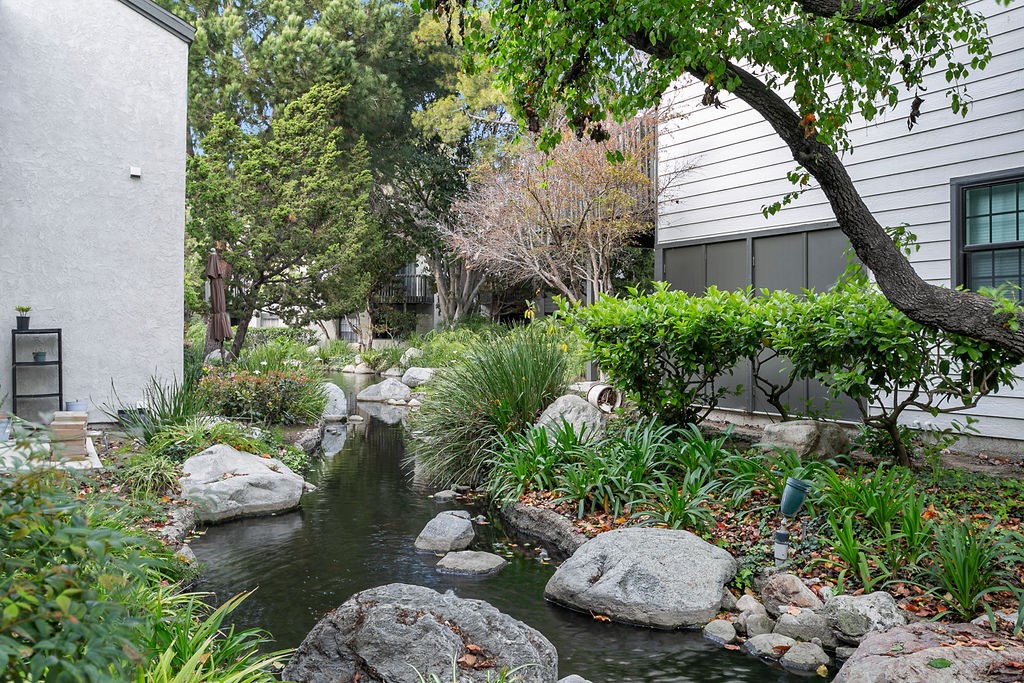 2534 W Macarthur Boulevard C