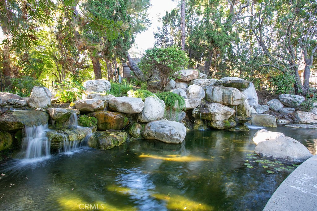 2534 W Macarthur Boulevard C