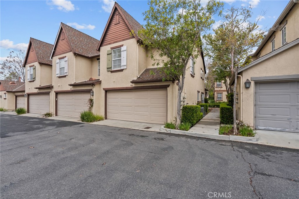 66 Three Vines Court