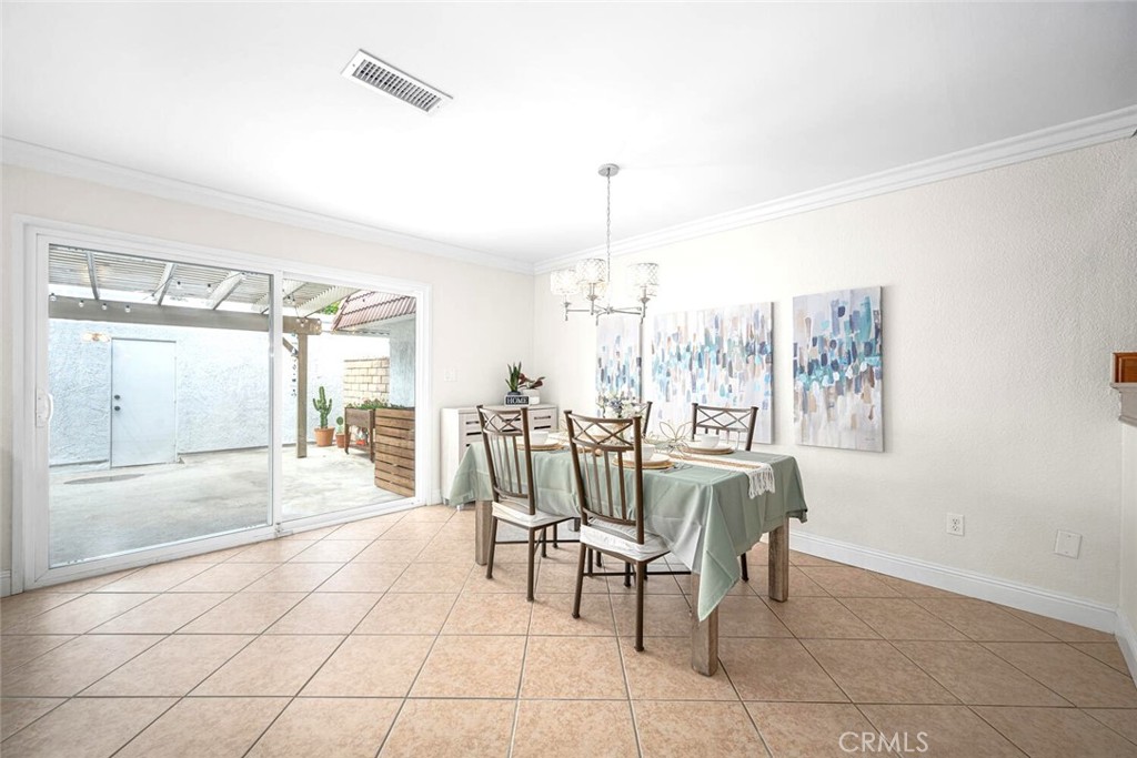 6618 Southampton Drive