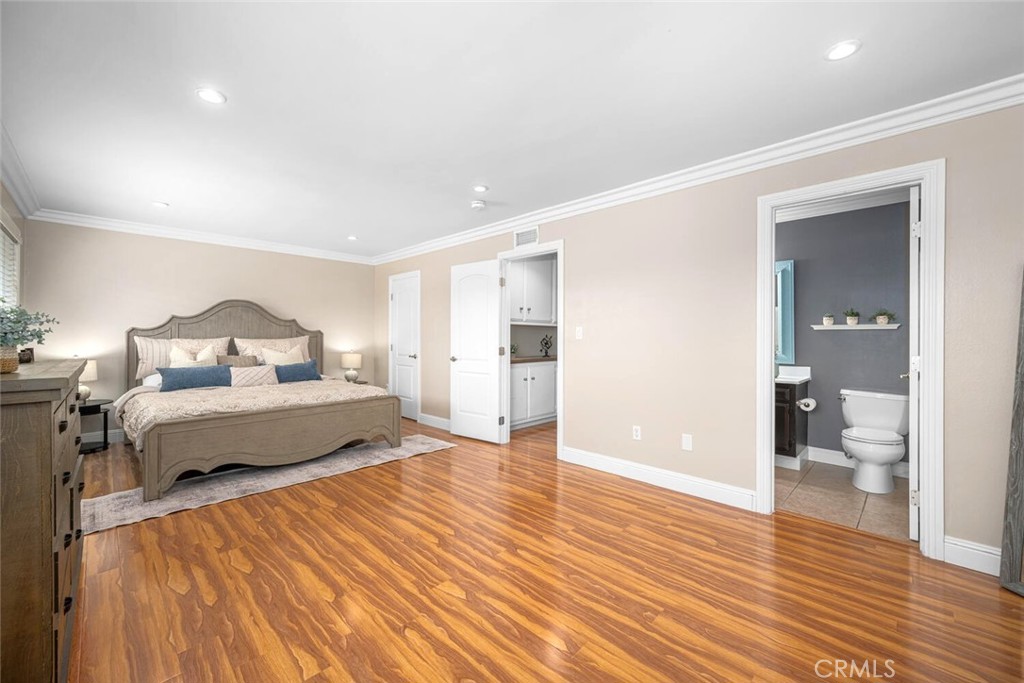 6618 Southampton Drive