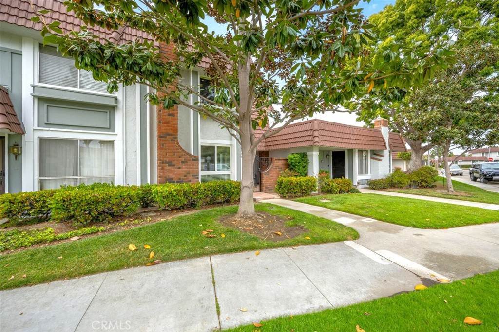 6618 Southampton Drive