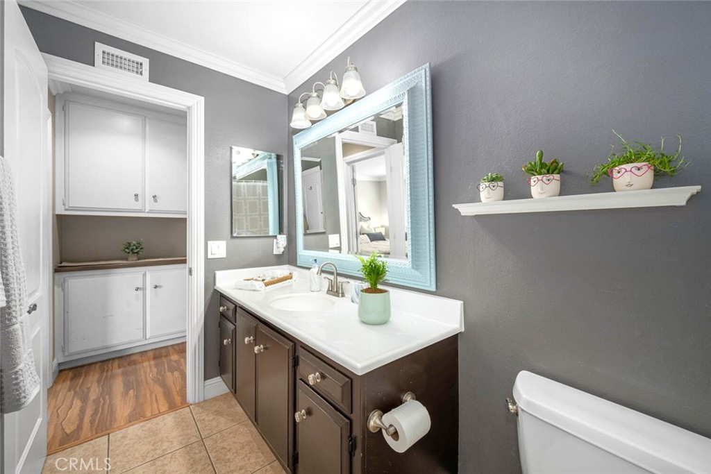 6618 Southampton Drive