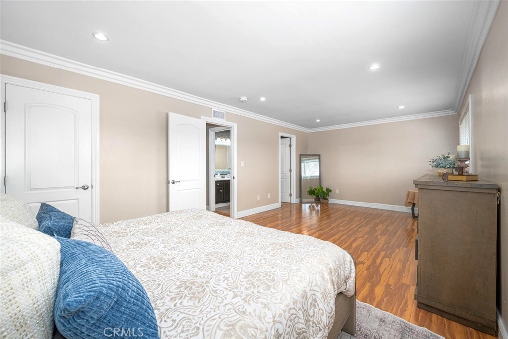 6618 Southampton Drive