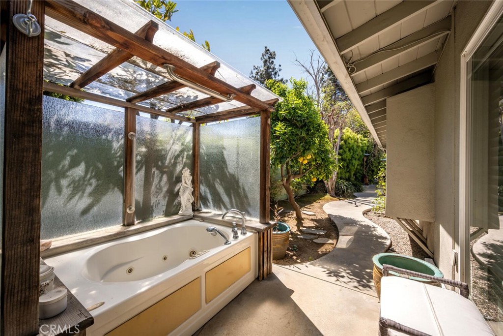 1342 SE Skyline Drive