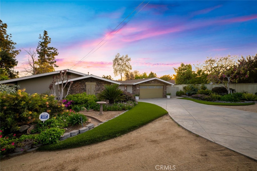 1342 SE Skyline Drive