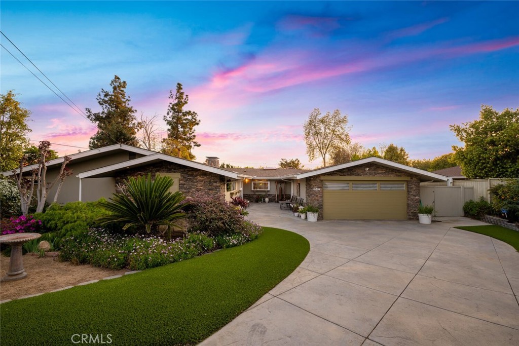 1342 SE Skyline Drive