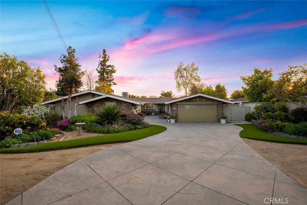 1342 SE Skyline Drive