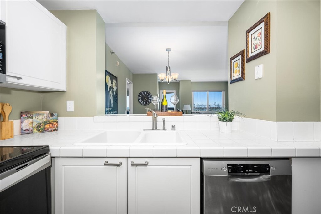 525 E Seaside Way 904