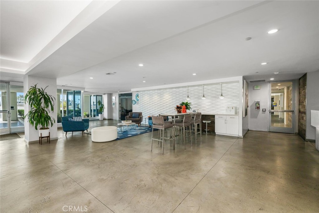 525 E Seaside Way 904