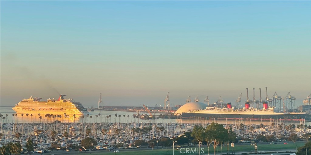 525 E Seaside Way 904