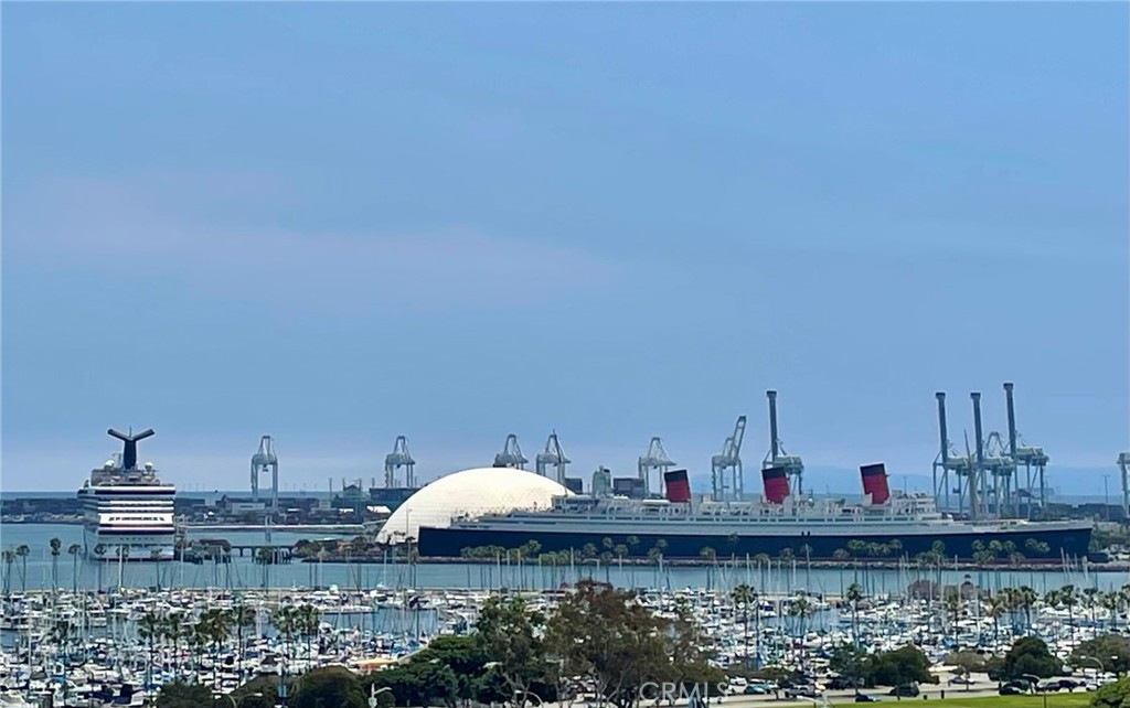 525 E Seaside Way 904