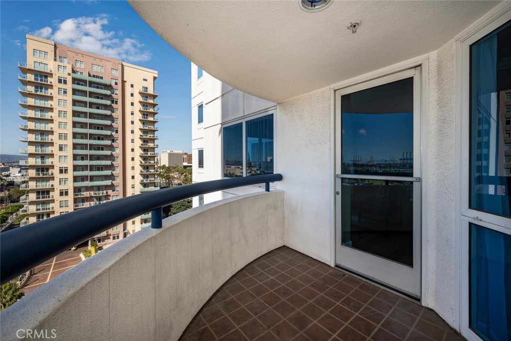 525 E Seaside Way 904