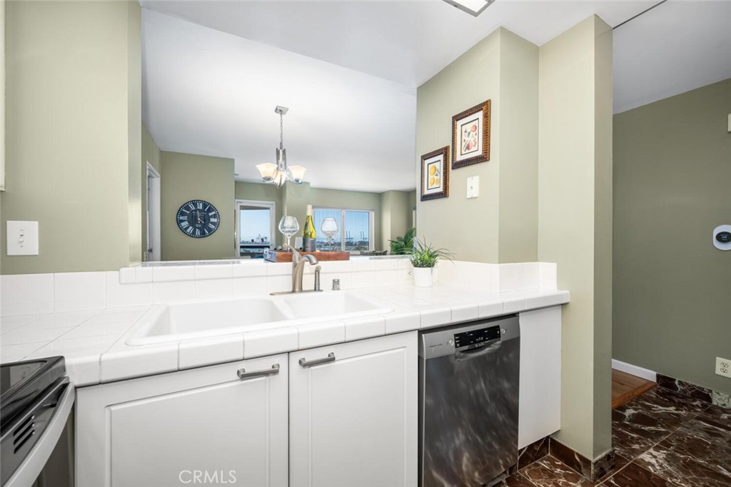 525 E Seaside Way 904