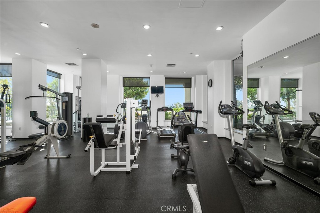 525 E Seaside Way 904