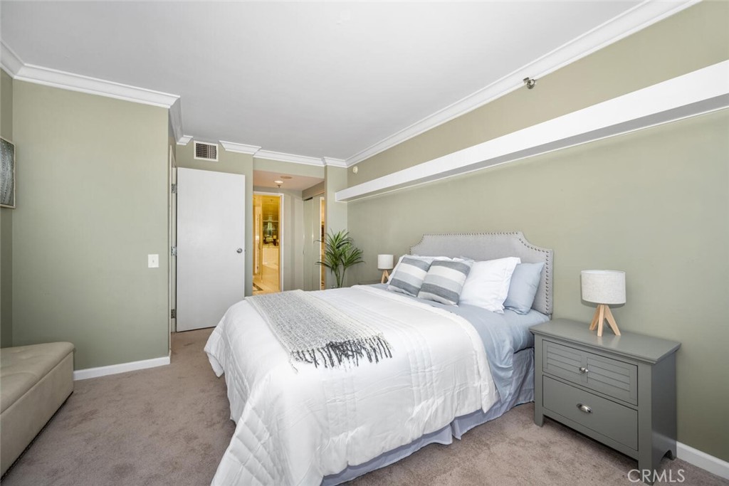 525 E Seaside Way 904