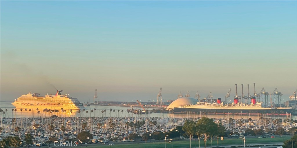 525 E Seaside Way 904