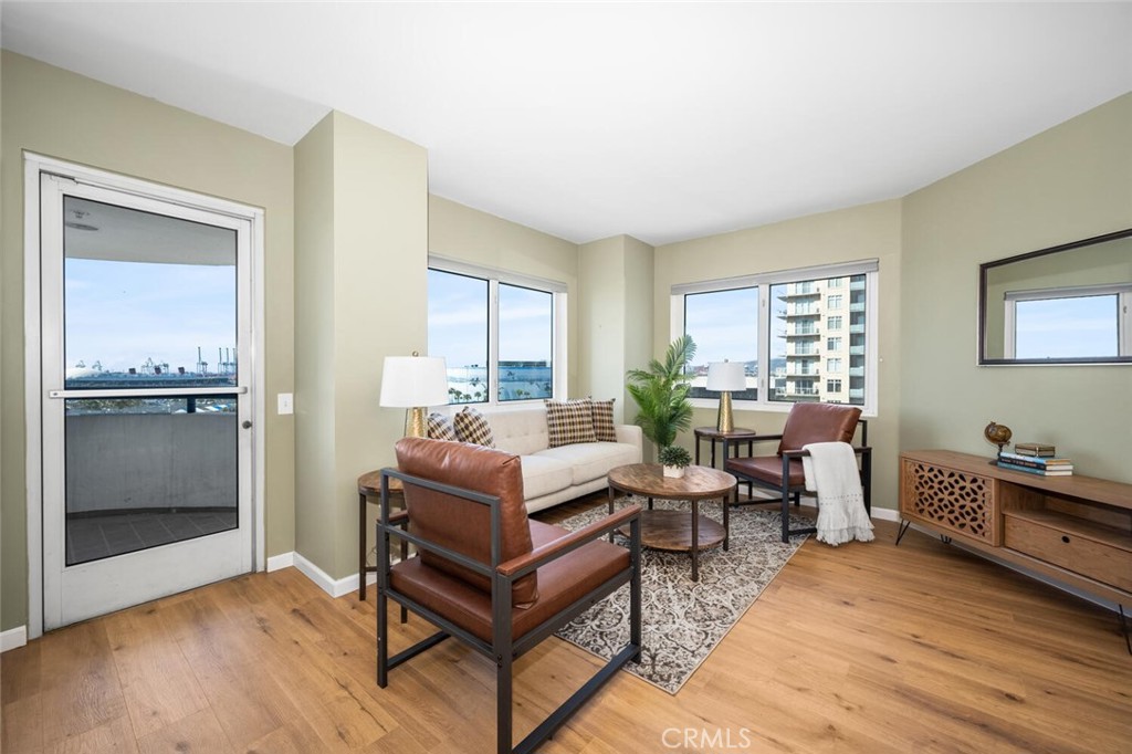 525 E Seaside Way 904