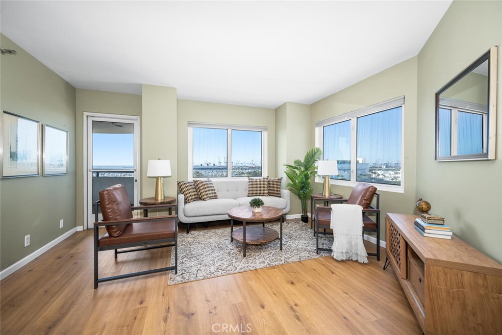 525 E Seaside Way 904